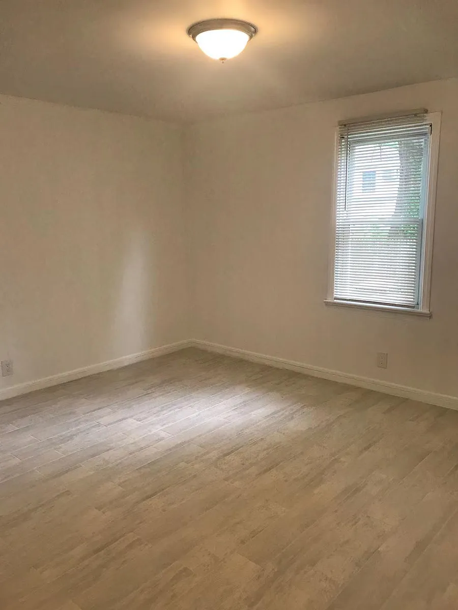 Building Photo - 40 Thompson Cir #40