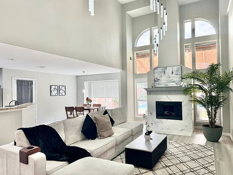 7300 Livingston Dr — Photo 34