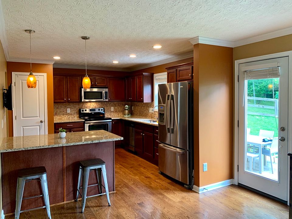 1st image of 418 Kyles Ln