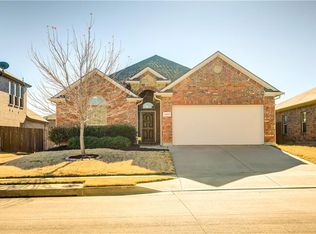 3060 Hidden Valley Dr, Fort Worth, TX 76177