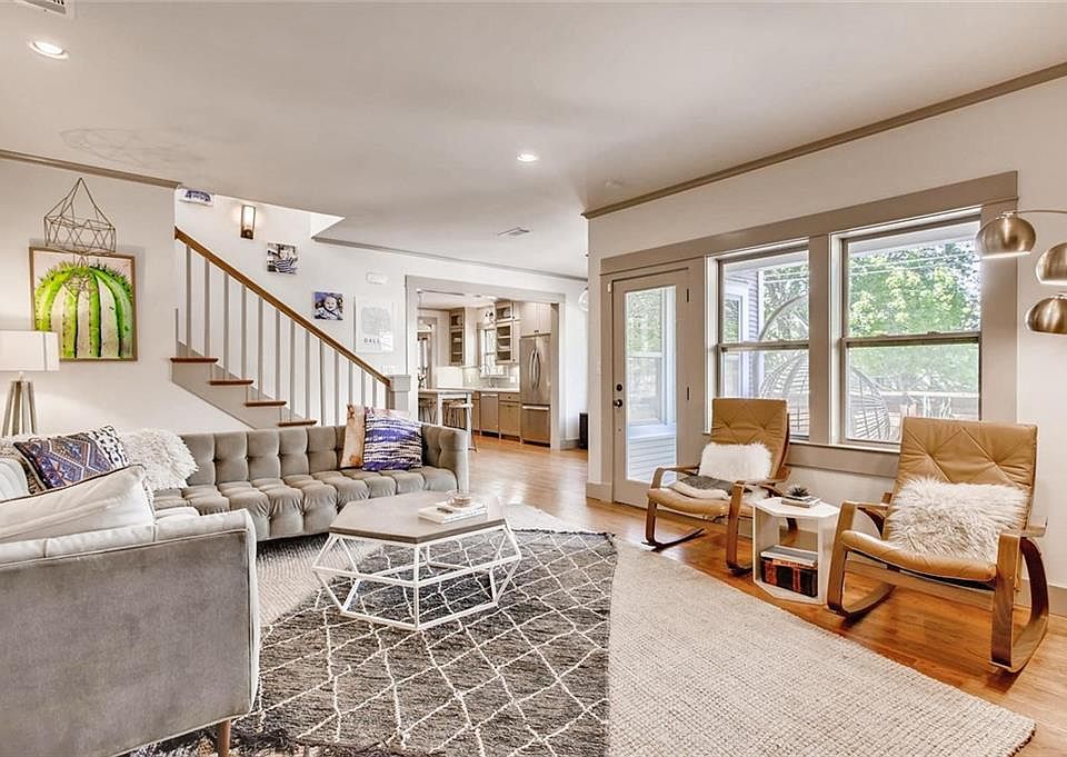 1st image of 938 N Winnetka Ave