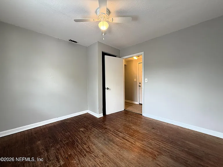 843 Mackinaw St — Photo 17