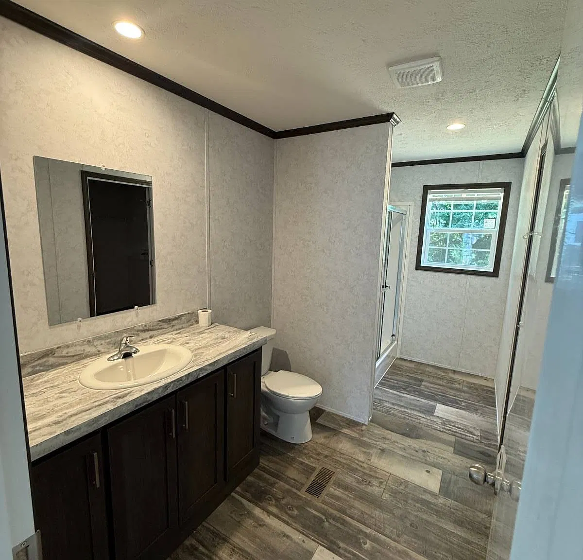 3 bed, 2.0 bath, 1456 sqft, $1,850 — Photo 4