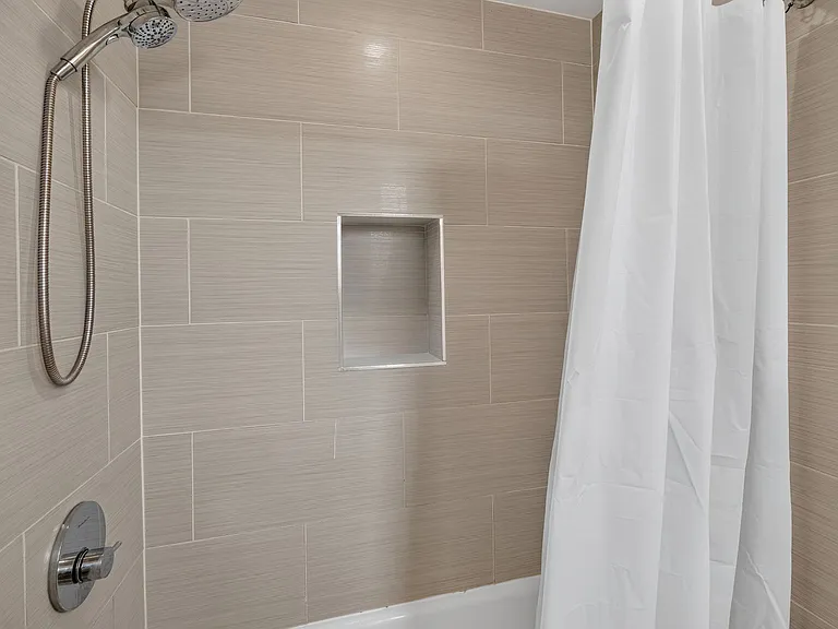 Full-Bathroom
