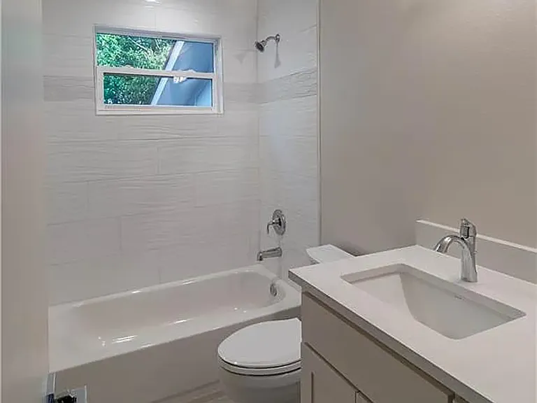 1713 Payne Ave — Photo 15