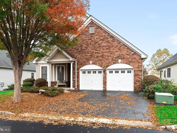 3 Nightingale Dr, Hamilton, NJ 08690