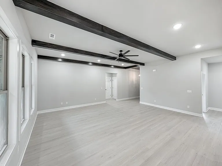 10 Olmsted Cir — Photo 6