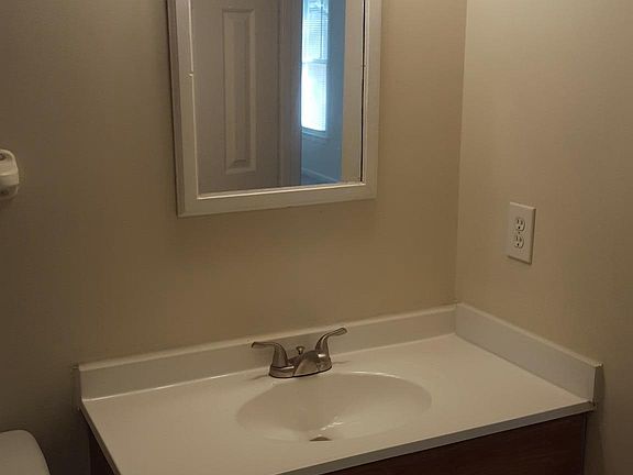 Bath vanity