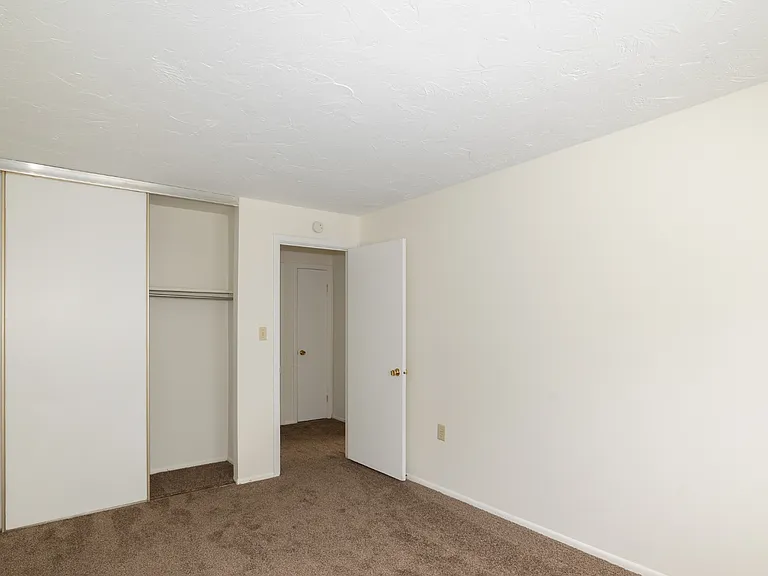 Portage Towers Apartments — Photo 14