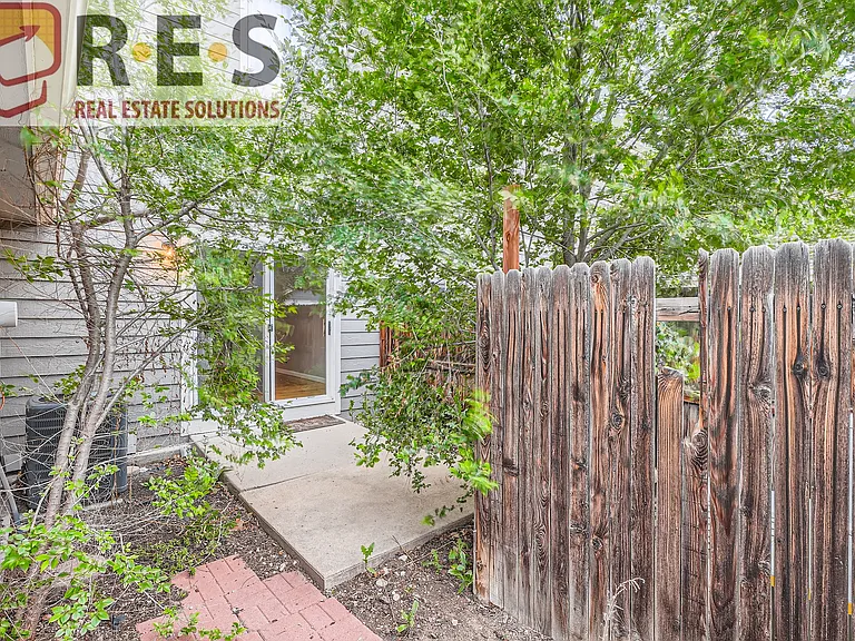 1728 Depew St — Photo 10