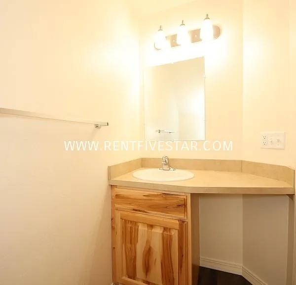 3954 Hawthorne Rd #12B — Photo 11