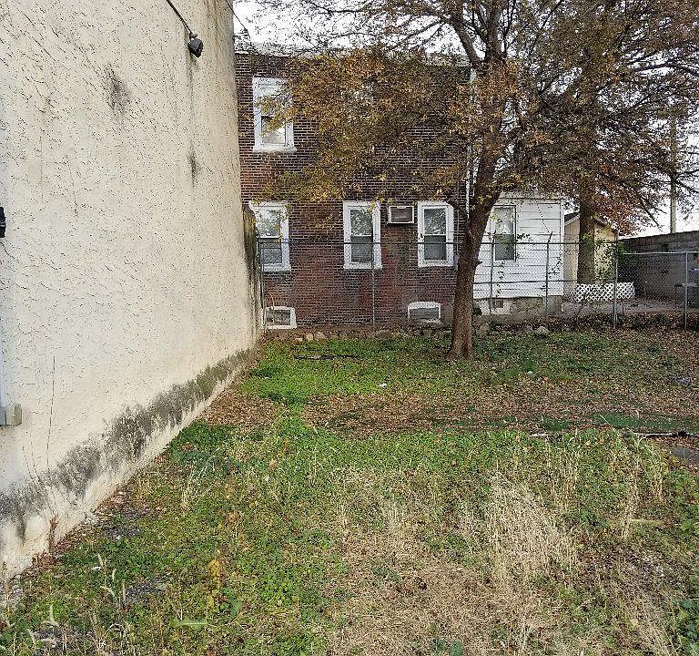 2nd image of 2003 Kinsey St