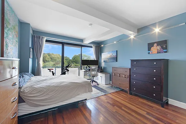 Sold by Compass | media 8