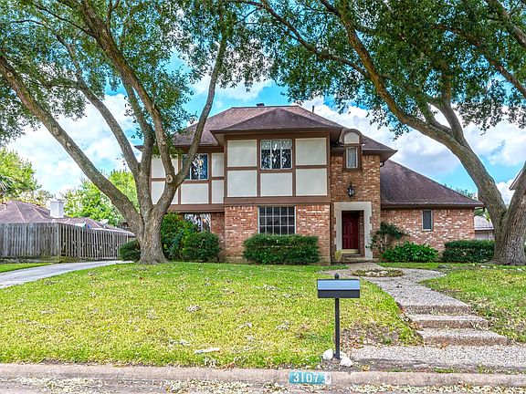 2nd image of 3107 Briar Ct