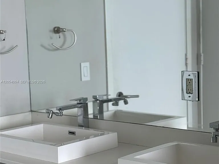 460 NE 28th St #803 — Photo 27