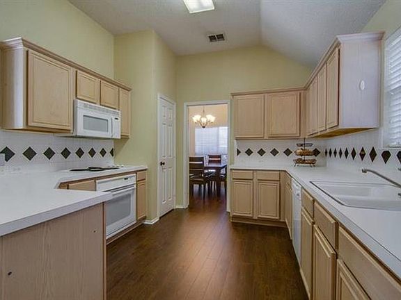 5th image of 4701 Highlands Dr
