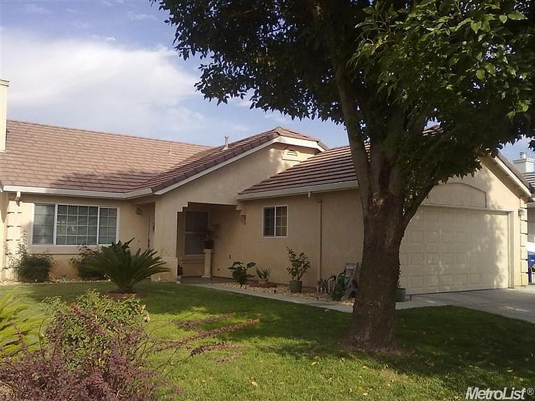1st image of 815 Allacante Dr