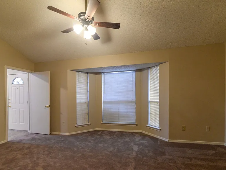 11815 Sunrise Dr — Photo 24