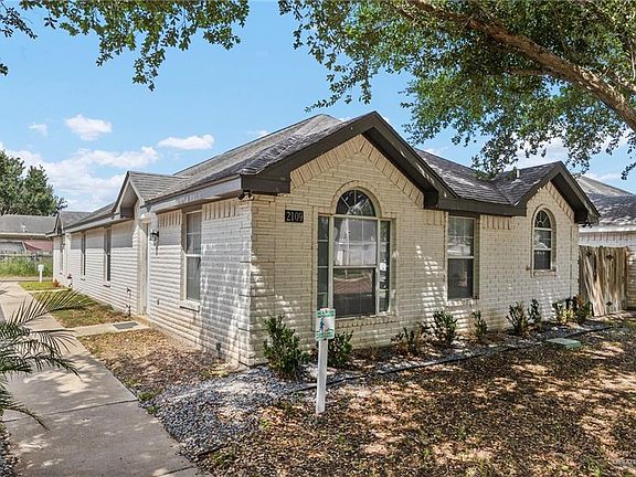 5th image of 2109 Carlos St