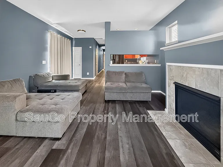 948 SE Elina Ave — Photo 9