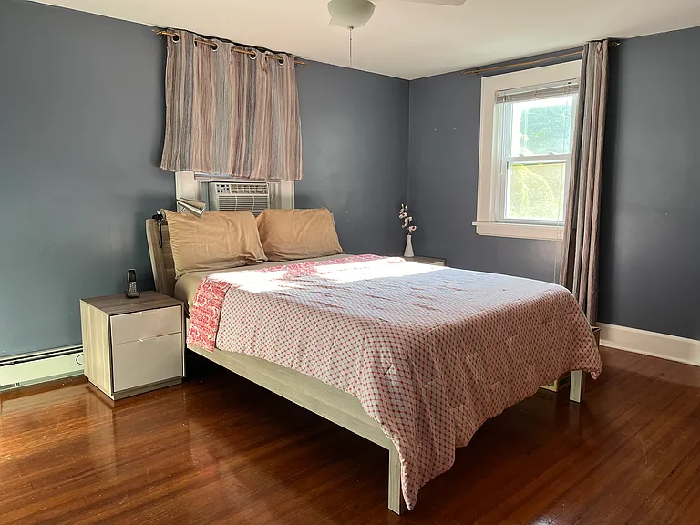 Upper Level - Bedroom 1
