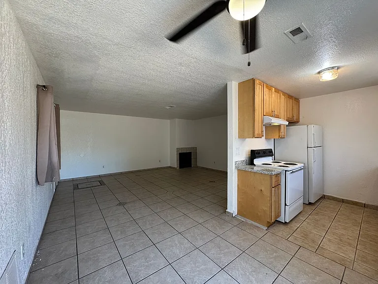 827 Dundee Way — Photo 10
