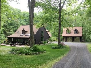 7 Arnold Rd, Pelham, MA 01002