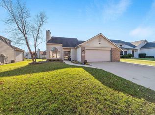 11211 Saint Ives Dr, Fort Wayne, IN 46818