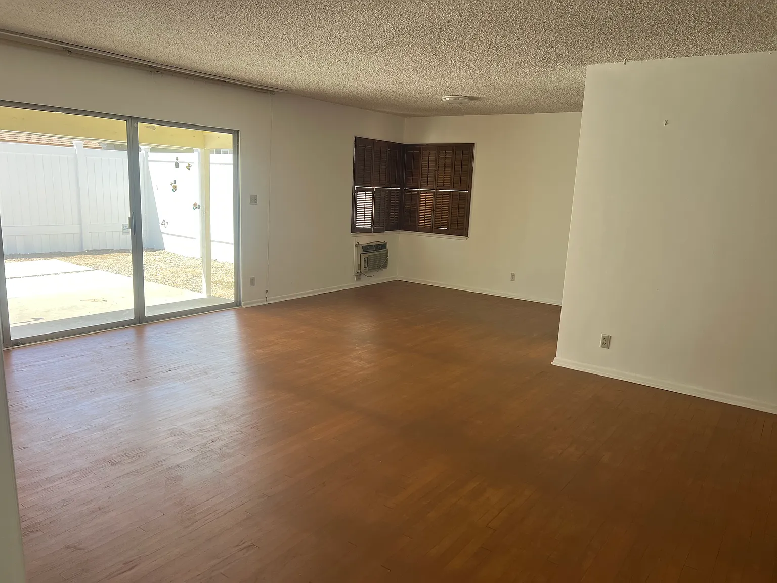 4 bed, 1819 sqft, $3,900 — Photo 3