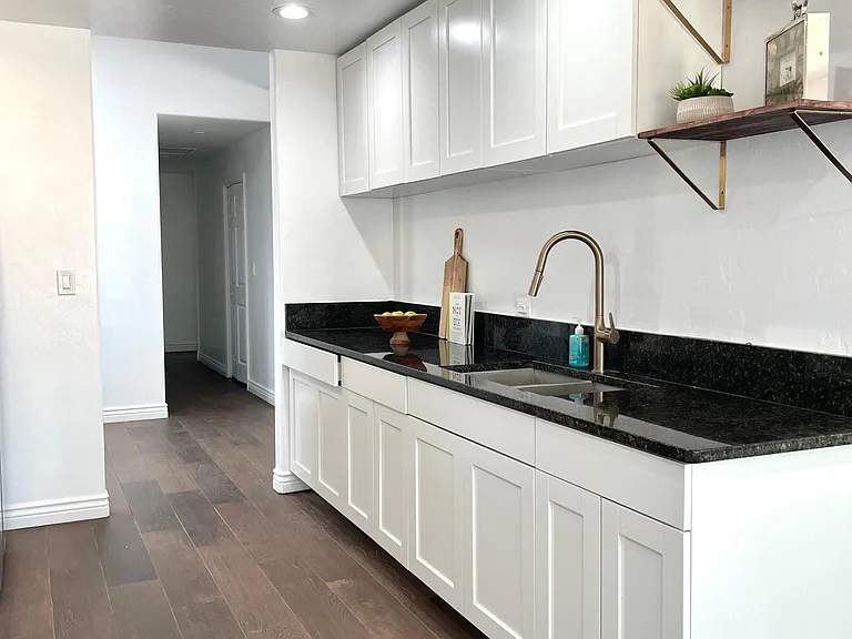 641 La Chapa Ave — Photo 10