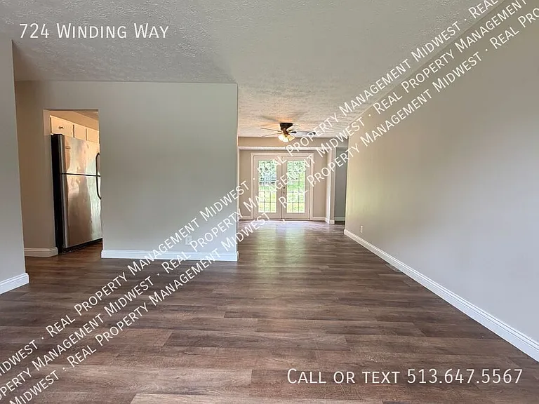 724 Winding Way — Photo 2