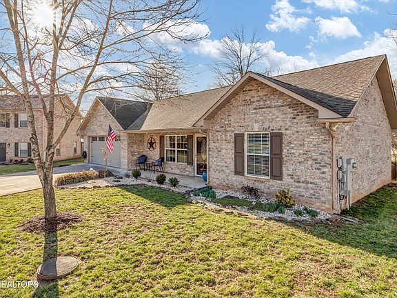 3rd image of 5513 Fenway Ln