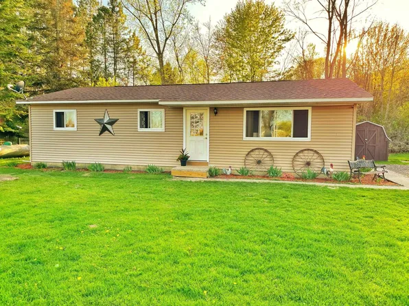 2541 N Garfield Rd, Pinconning, MI 48650