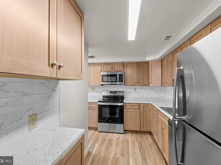 605 H St SW — Photo 14