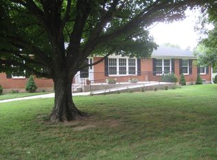 319 Edgewood Dr, Bardstown, KY 40004