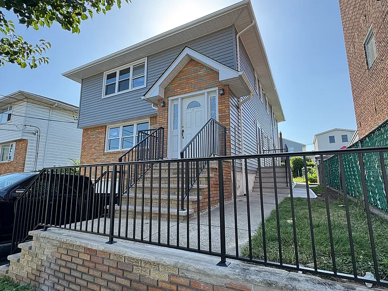 203 Westervelt Pl #2 — Photo 2