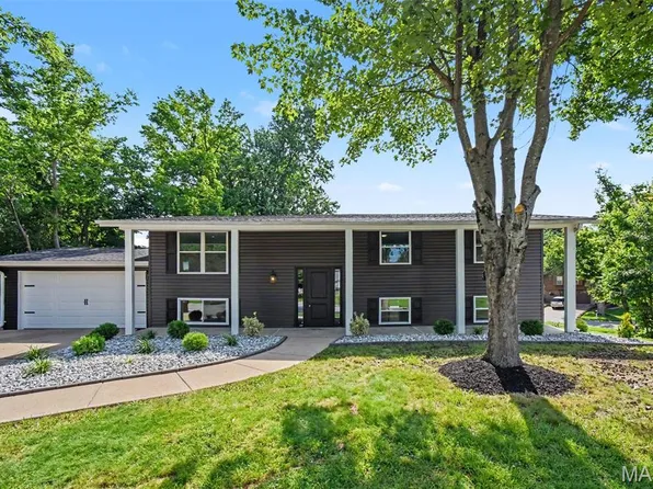 4 Lussac Ct, Lake Saint Louis, MO 63367