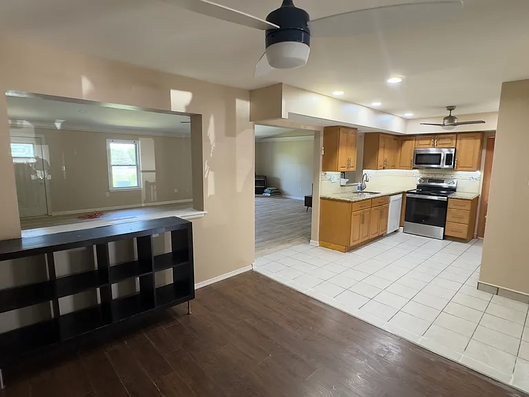 2455 Greenland Ct — Photo 6