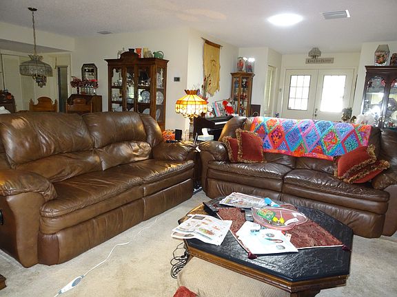 Family Room to Entry