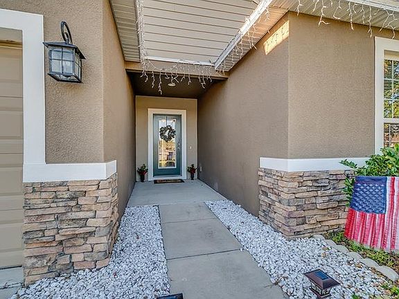 2nd image of 4884 Waters Gate Dr