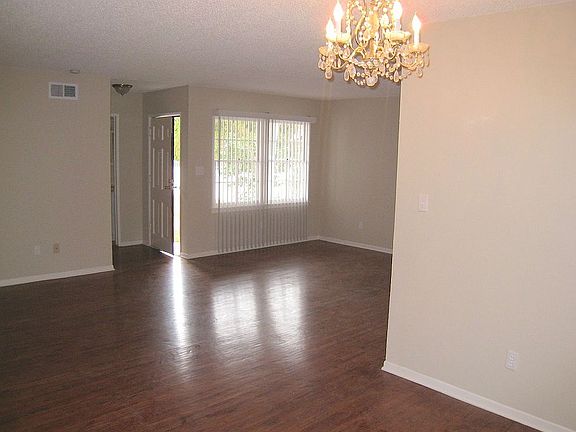 5th image of 842 W Avenue J10