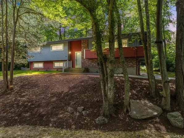 11 Meadow Drive, Ledyard, CT 06335