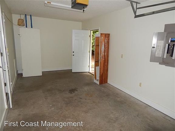 5th image of 219 S Teakwood Ct