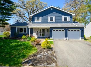 91 Rodak Cir, Edison, NJ 08817