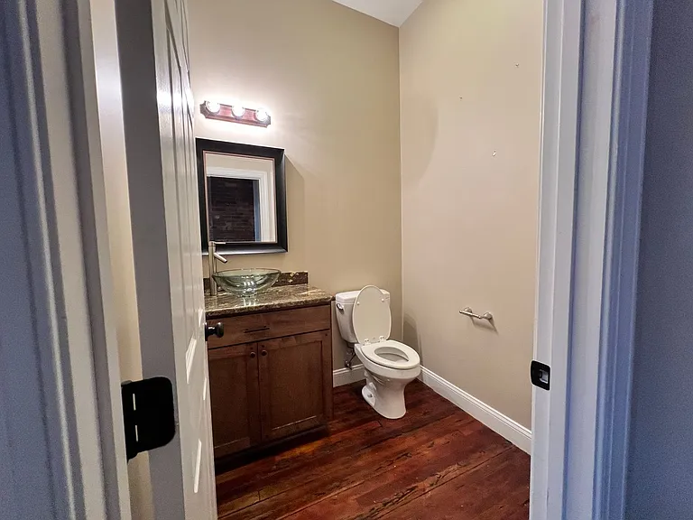 301 Market St SE — Photo 30