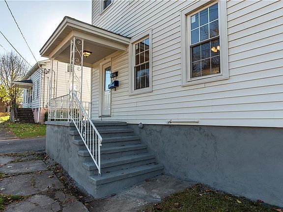 4th image of 16 Cottage St