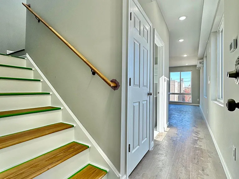 1230 N Marshall St #O3F — Photo 2