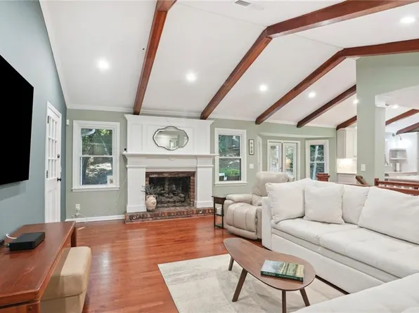 2730 E Sudbury Ct, Dunwoody, GA 30360