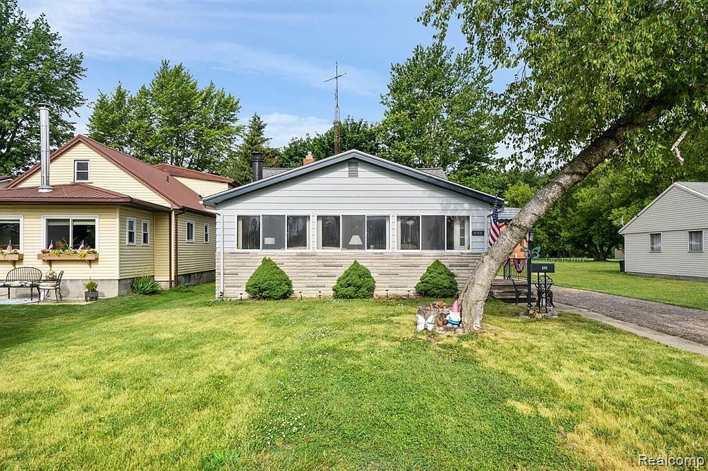 488 N Belle River Ave, Marine City, MI 48039 MLS 20230050226 Zillow