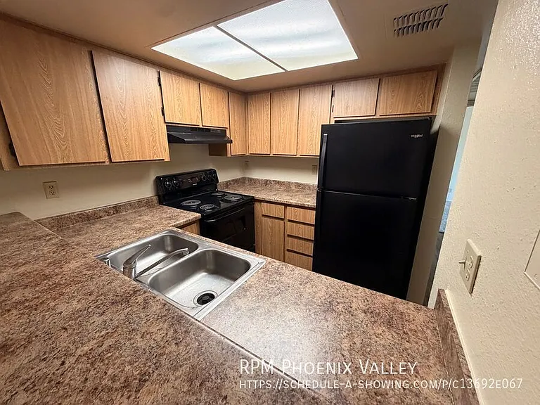 Parkside Apartments — Photo 106